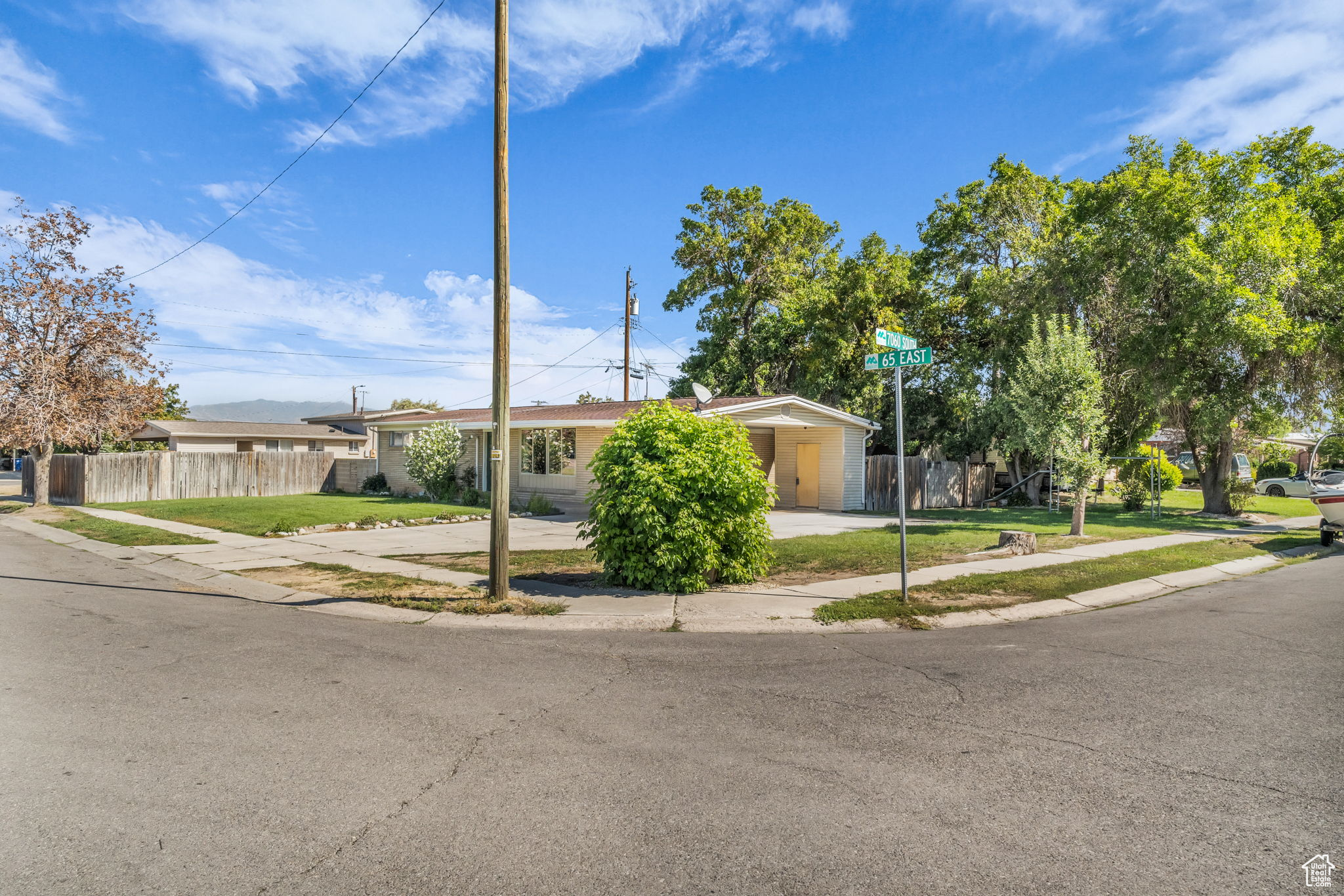 GOLDEN ACRES - Residential