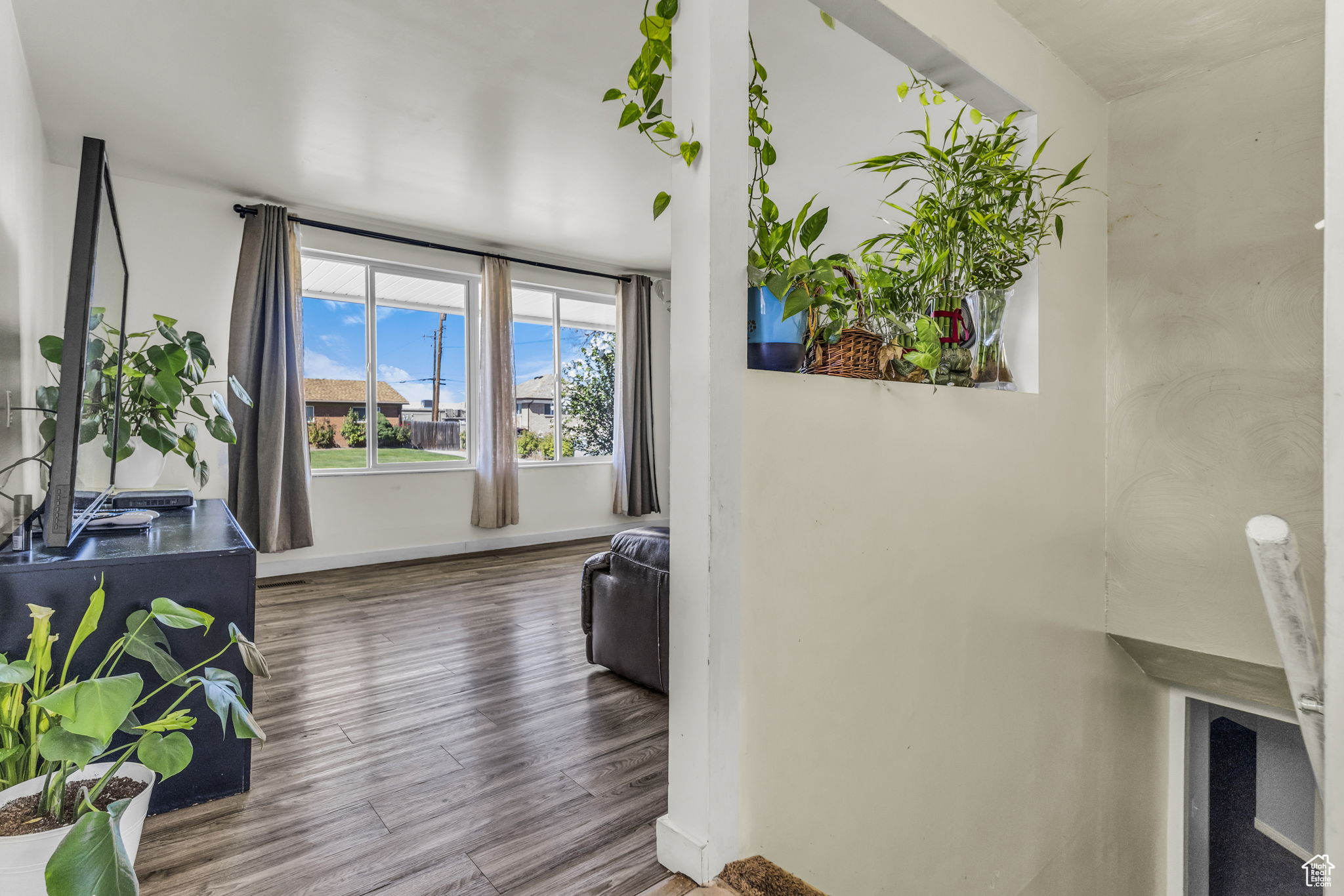 GOLDEN ACRES - Residential