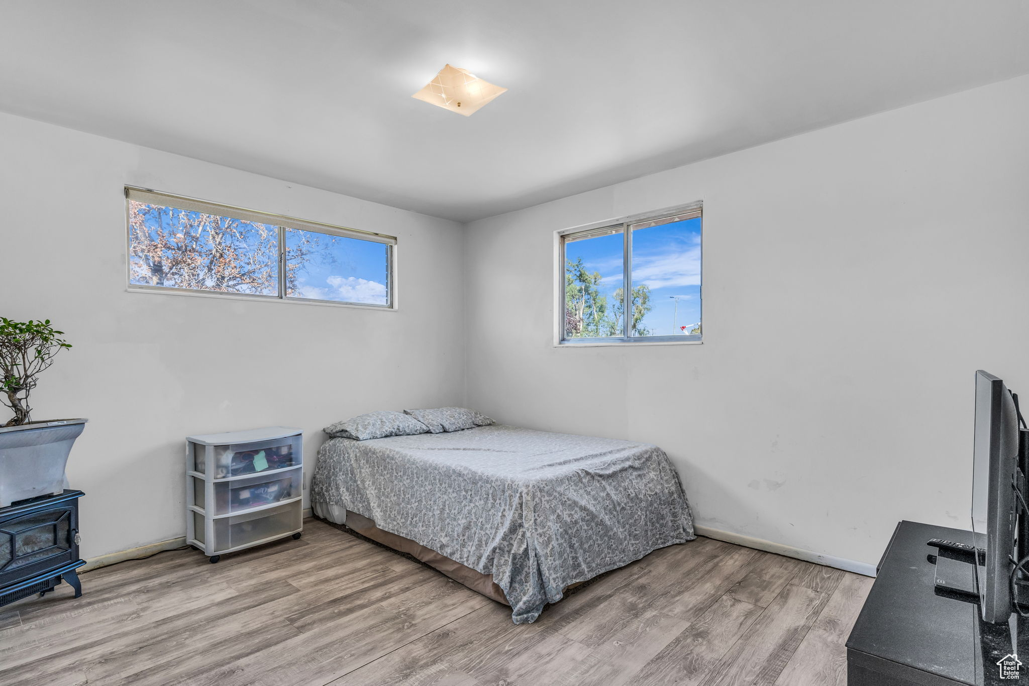 GOLDEN ACRES - Residential
