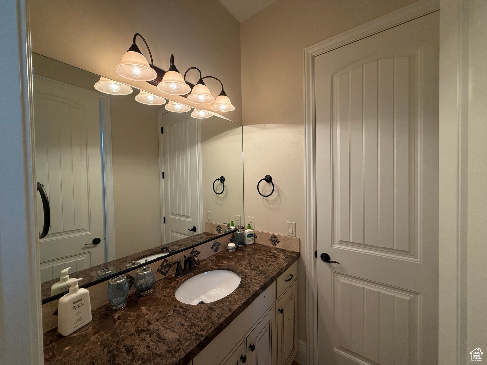 2923 S Skyline Dr, Washington, Utah image 40