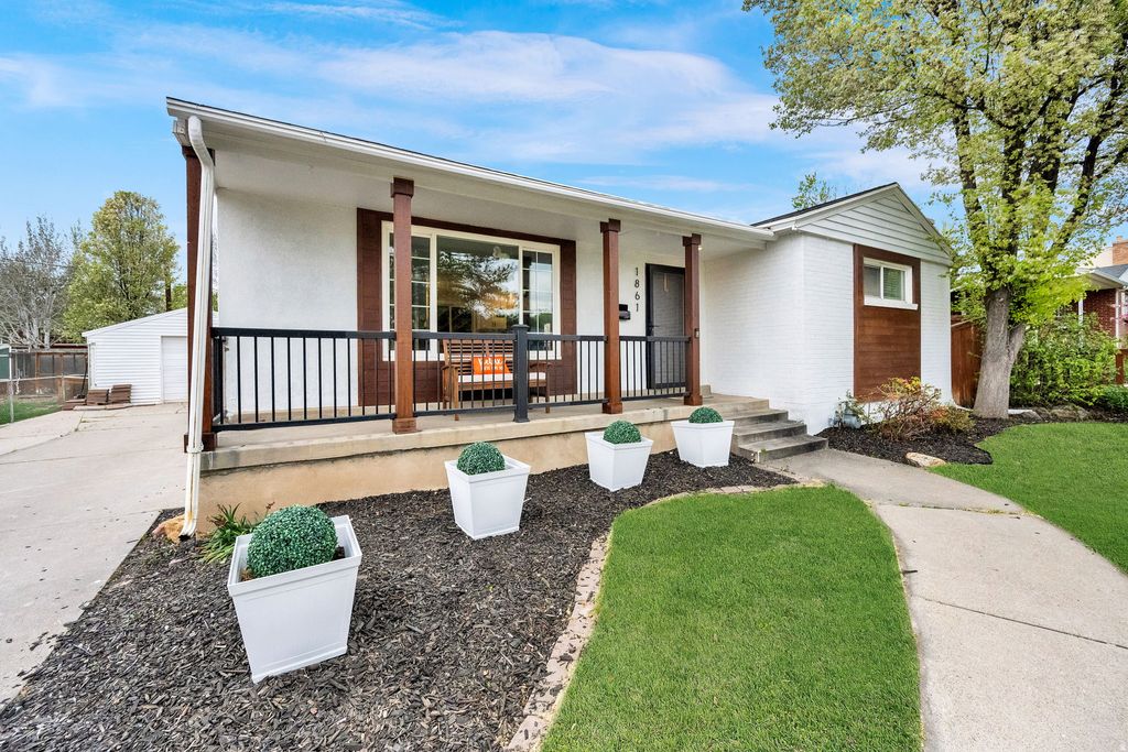 Photo of 1861 E SEVERN DR S, Holladay, UT 84124 (MLS # 2148798)