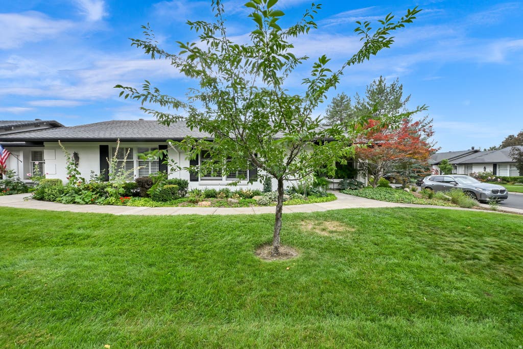 Photo of 664 E 4129 S, Salt Lake City, UT 84107 (MLS # 2178826)