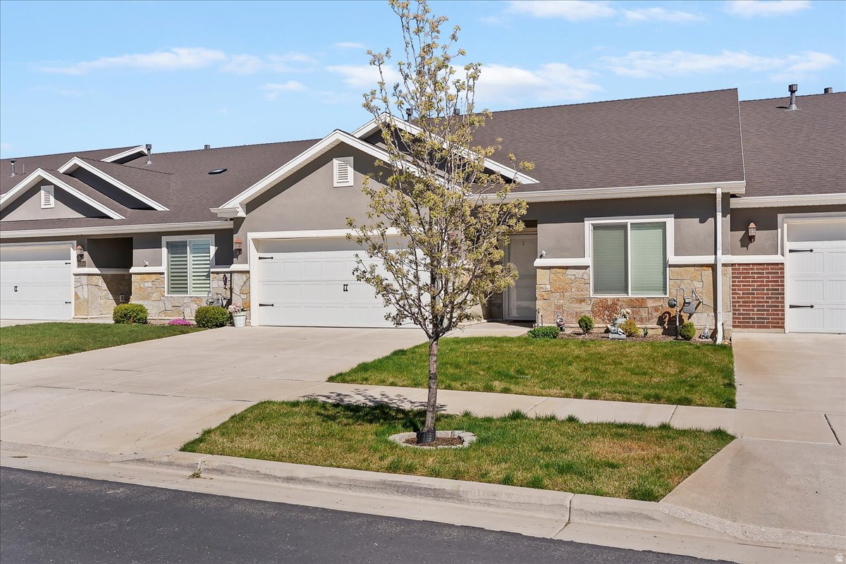 VILLAS AT KAYS CREEK - Residential