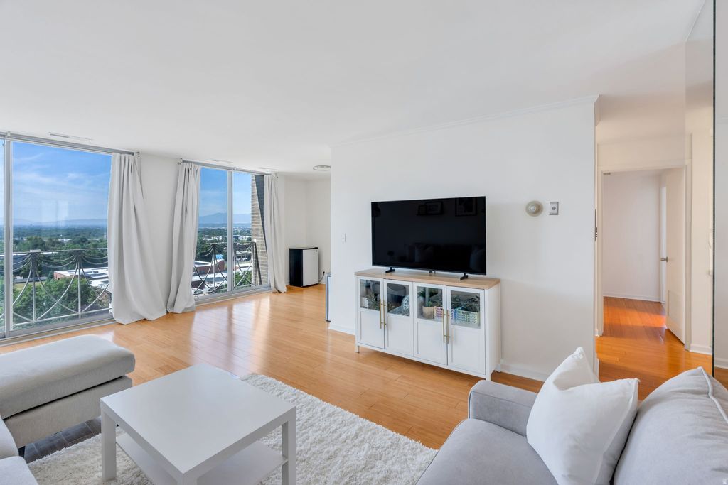 Photo of 777 E SOUTH TEMPLE S #8B, Salt Lake City, UT 84102 (MLS # 2163044)