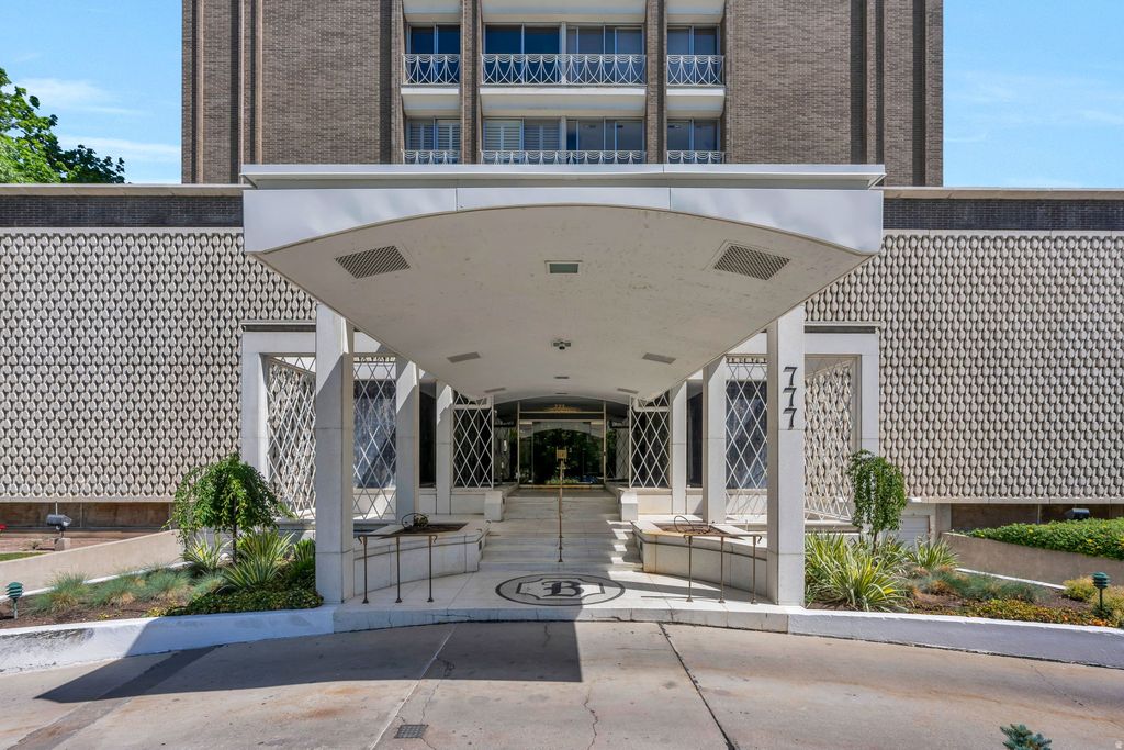 Photo of 777 E SOUTH TEMPLE S #8B, Salt Lake City, UT 84102 (MLS # 2163044)