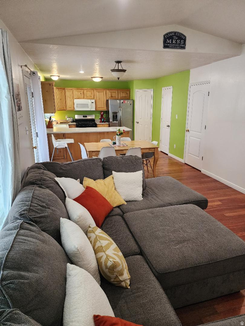 HUNTERS MEADOW SUBD - Residential