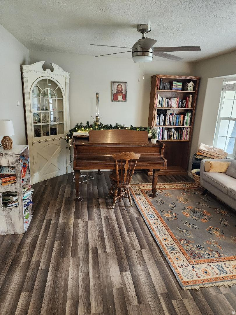 HUNTERS MEADOW SUBD - Residential