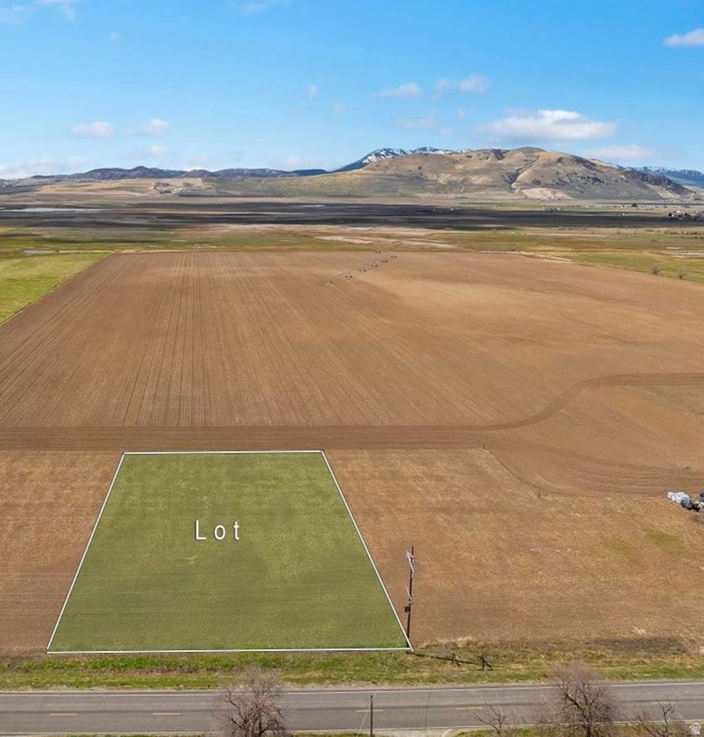 Photo of 7965 N 2400 W #2, Amalga, UT 84335 (MLS # 2158813)