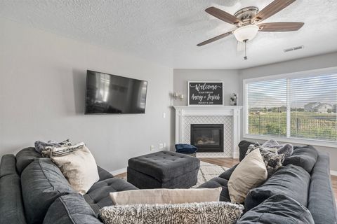 Tiny photo for 1417 S 1100 W, Springville, UT 84663 (MLS # 2133803)