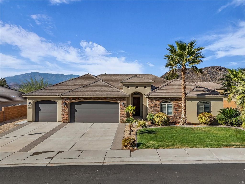 Photo of 3272 W 2650 S, Hurricane, UT 84737 (MLS # 2146307)