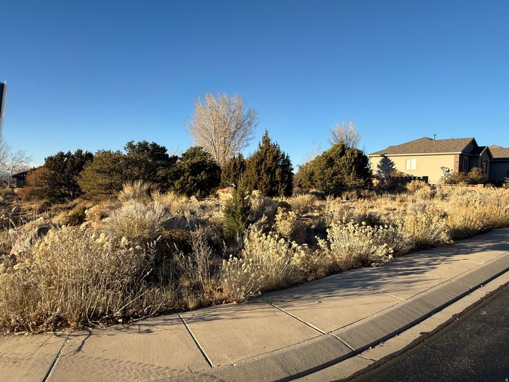 Photo of 1093 E SMOKEY WAY, Cedar City, UT 84721 (MLS # 2127756)