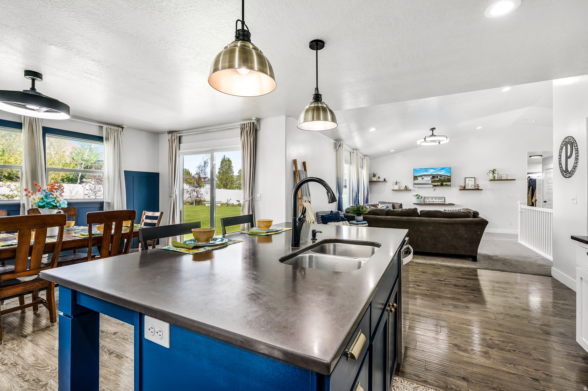 VALLEY VIEW - Residential