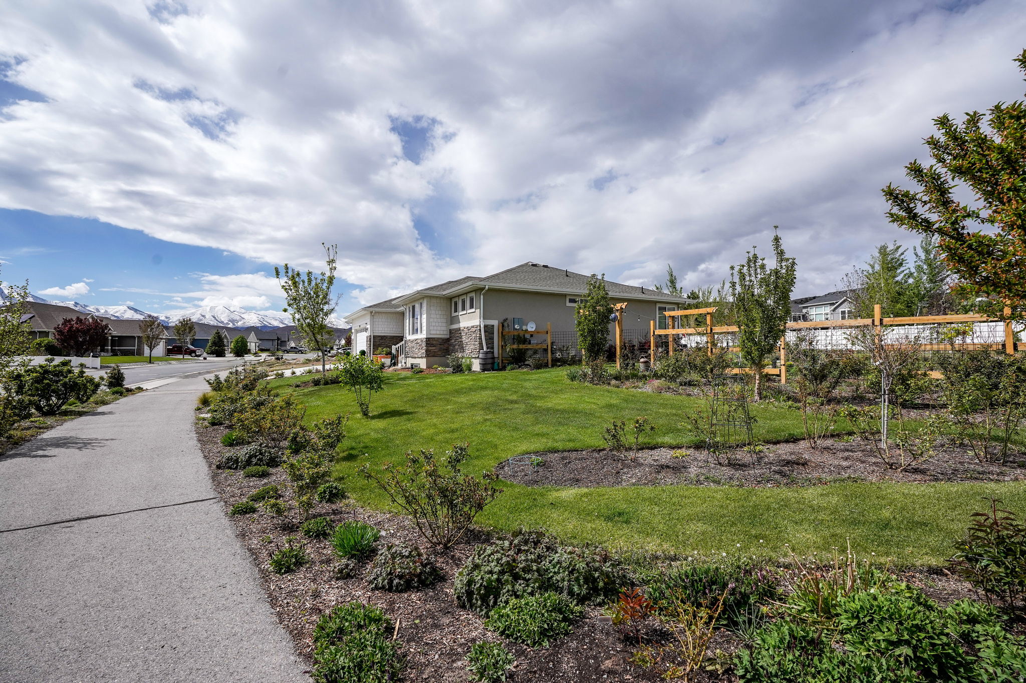 VALLEY VIEW - Residential