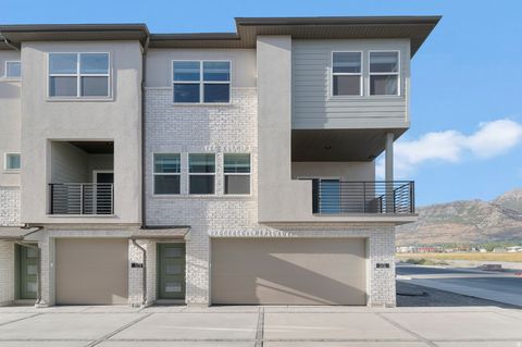 Photo of 572 N BUFFALO GRASS LN, Lindon, UT 84042 (MLS # 2150403)