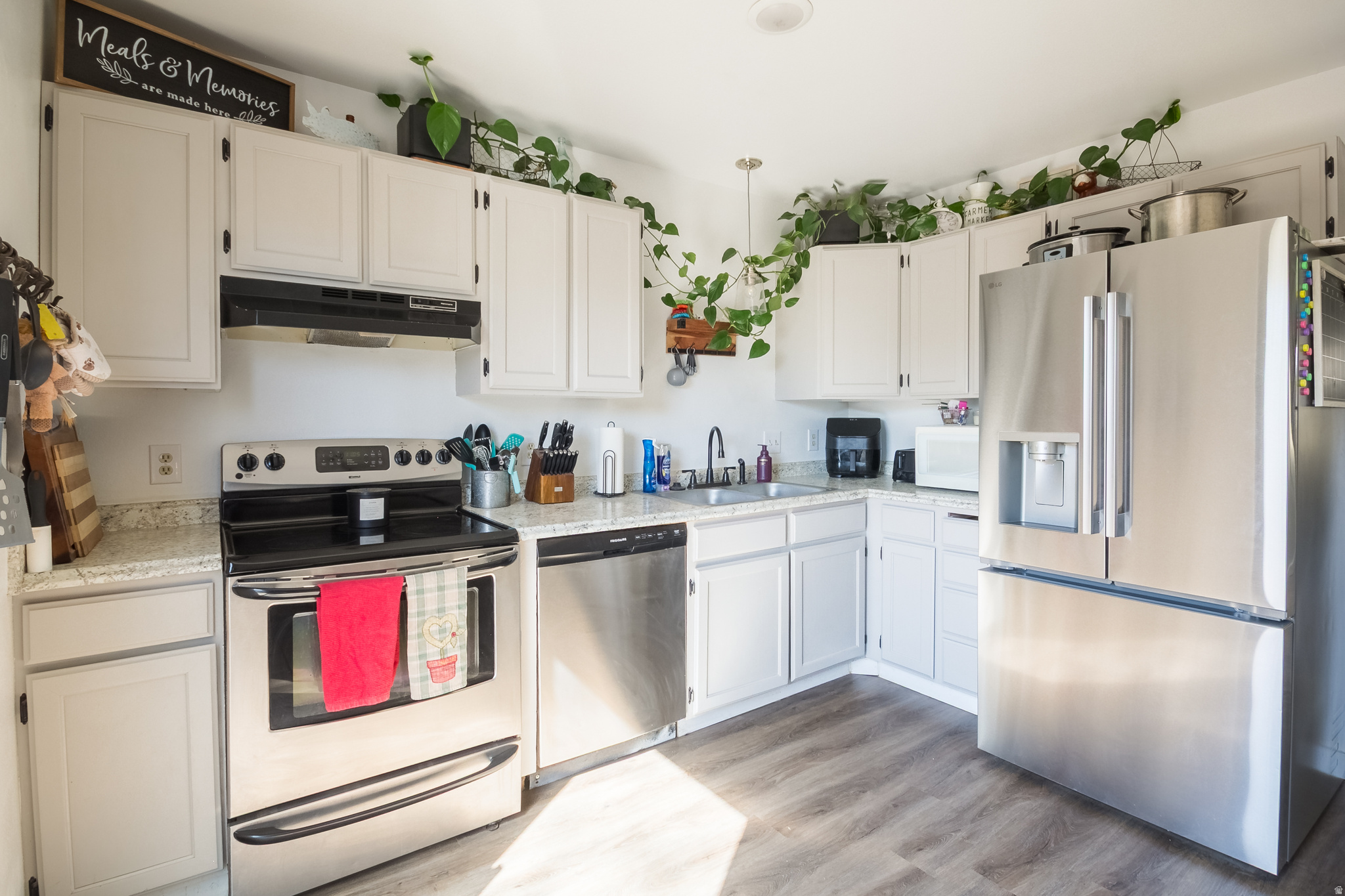 ASHLEY PARK CONDO PH - Residential