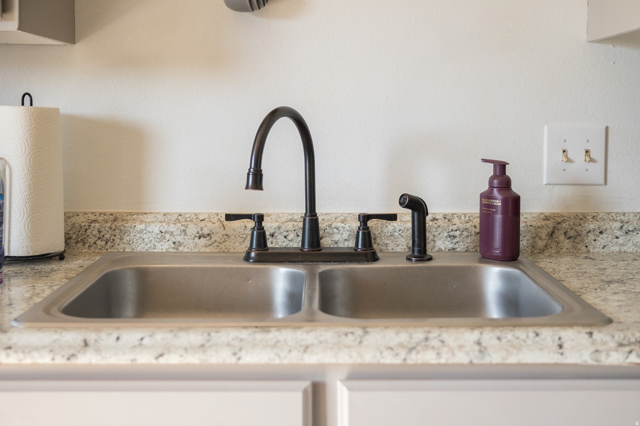 ASHLEY PARK CONDO PH - Residential