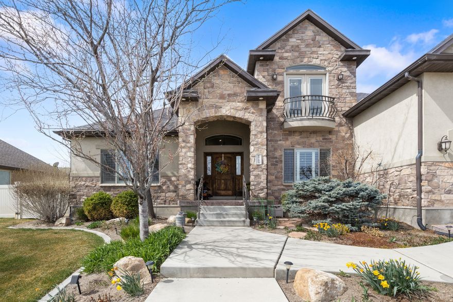 *Seller is offering $10,000 in buyer concessions!* Situated in the perfect spot, this home has a meticulously manicured yard that is so stunning. Notice the grand feeling as you walk up the tiered steps to the welcoming front porch. Inside you will be awed by the open feel that the vaulted ceilings offer and the grand staircase leading up to the open landing and 4 ex-large bedrooms and full bathroom. The primary bedroom is on the main level and is the best and most popular feature of this model. Offering an owner's retreat that is both light and bright with large windows, coffered ceiling and an accent wall. The sunken tub would be such a great place to relax and unwind in daily. Entry into each room on the main floor has a high curved arch that shows the true craftsmanship of this home. Whether you have a large family, are single or just a household of two- this home will fit your needs. The open concept kitchen/living room are another draw. Everyone can gather together and still have plenty of space to move around. The formal living room has a breeze way from kitchen so that it can be used for dining or office space. The secluded backyard with mature trees, a small garden and open patio are the perfect size and great for entertaining. Minutes from Mt View corridor, parks, schools, shopping and entertainment. New paint, fresh carpet and sparkling clean- this home is absolutely move in ready!
