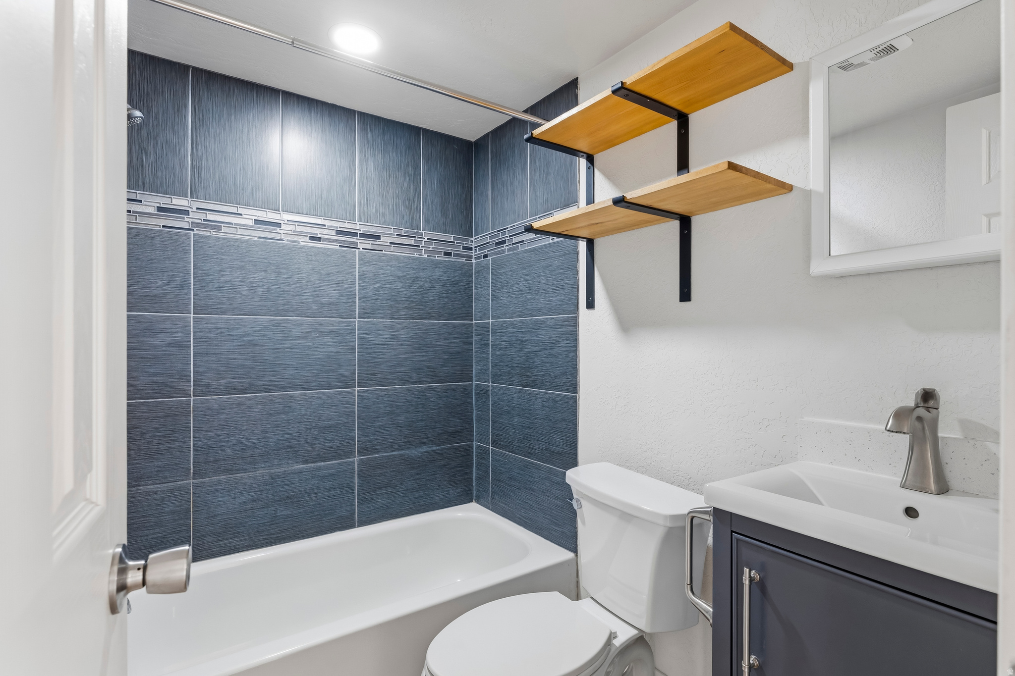 WOODMANSEES ADDITION - Residential Lease