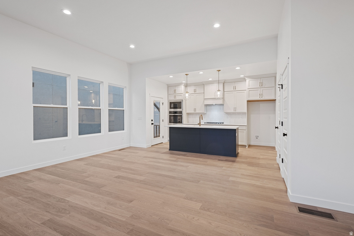 DAYBREAK - Residential