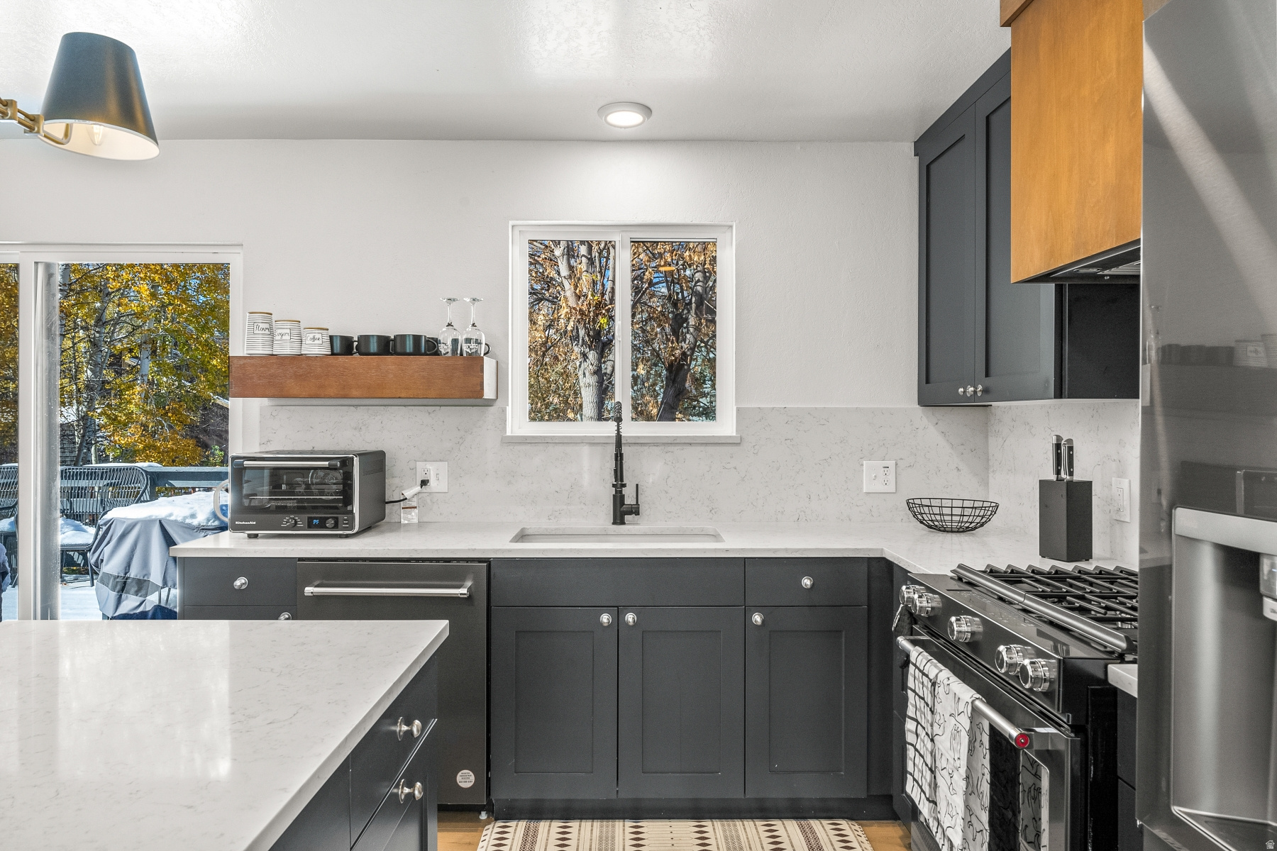 PARK MEADOWS SUBDIVI - Residential Lease