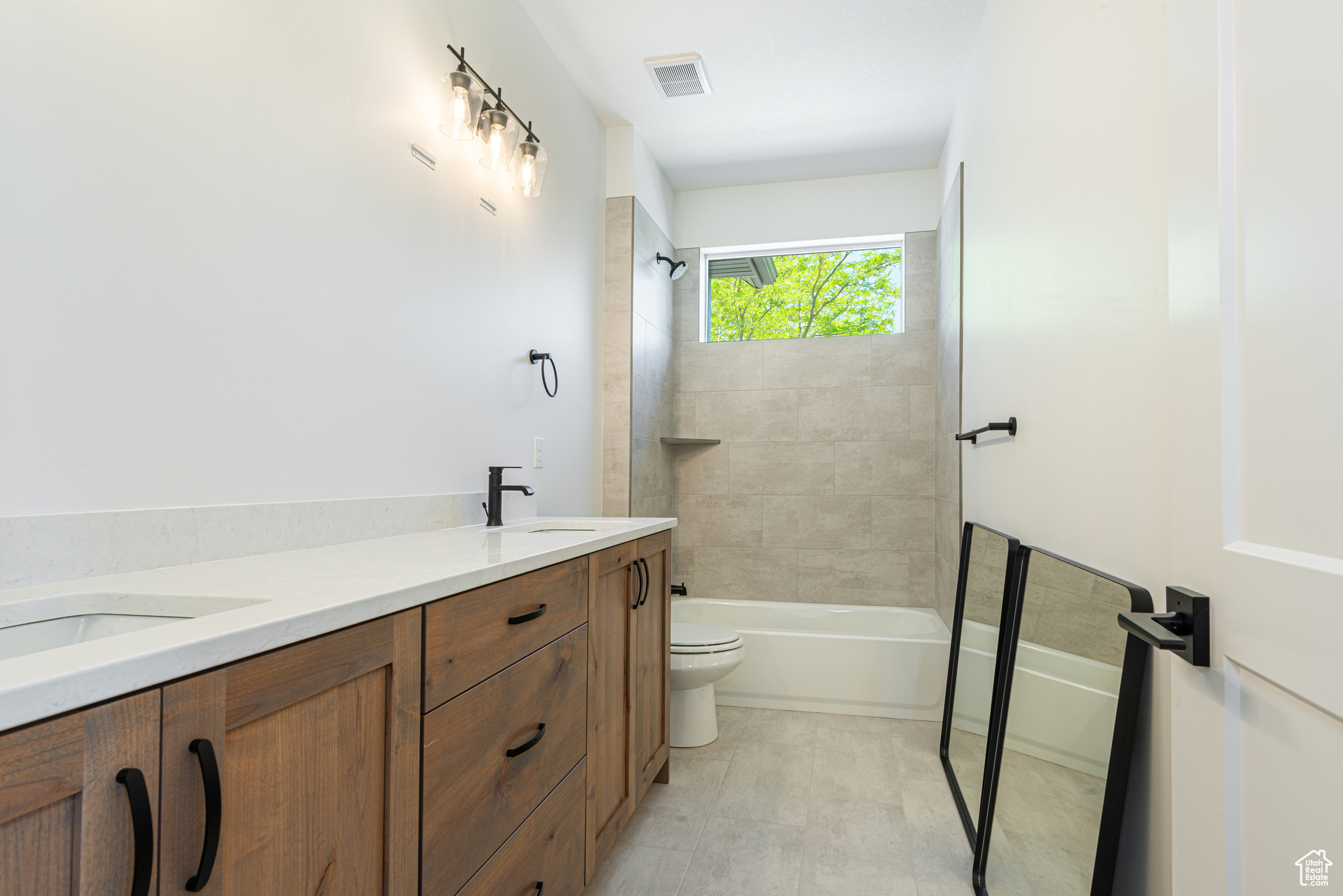 Pleasant Grove, Utah 84062, United States, 6 Bedrooms Bedrooms, ,5 BathroomsBathrooms,Residential,Active,128978