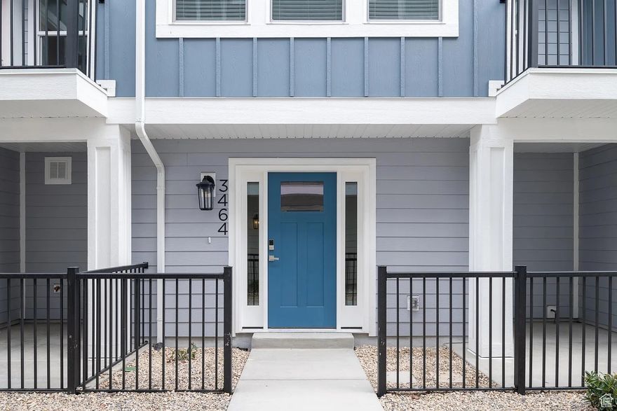 Welcome to this stunning townhouse, a spacious layout designed for morden living, This home features a wide open floor plan that's perfect for gathering, relaxing, or working from home, evey detail has been considered from stylish finishes to smart functionality.Nestled in a prime location ,easy acess to major highways, shopping centers ,and dinning options. Long -term, short-term and nightly rentals allowed