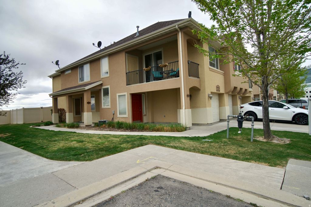 Photo of 3143 N WESTBURY WAY W #V3, Lehi, UT 84043 (MLS # 2150883)