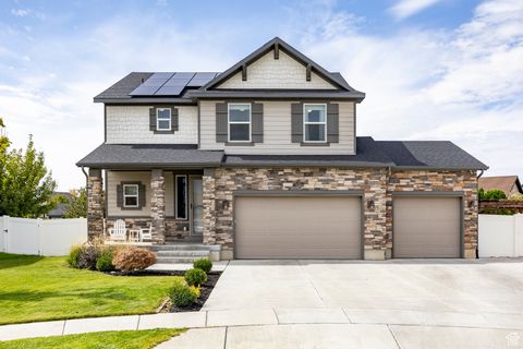 Photo of 1876 S 1230 W, Syracuse, UT 84075 (MLS # 2113876)