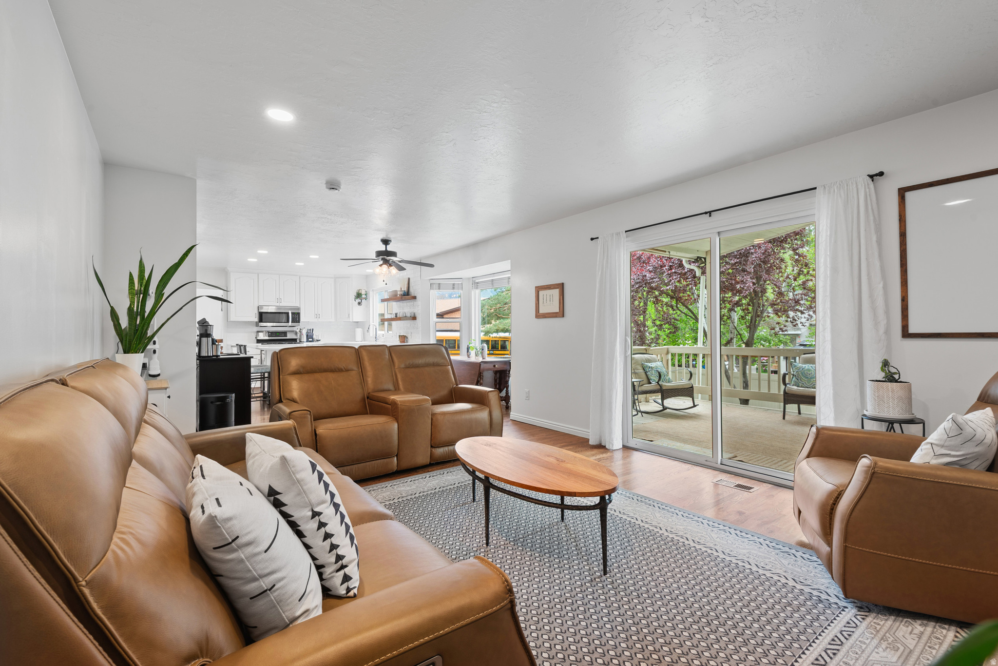 WHITE CITY - Residential