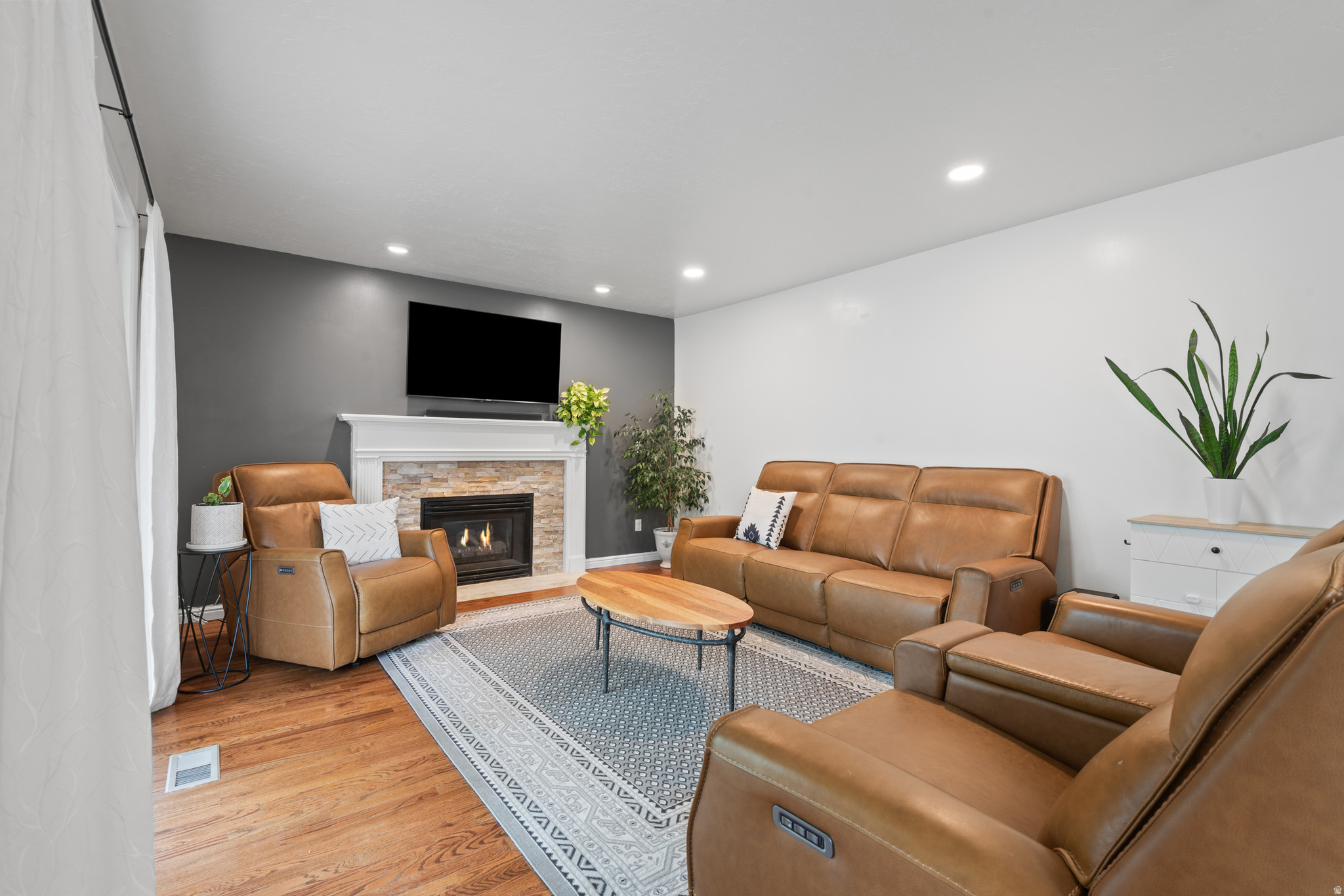 WHITE CITY - Residential