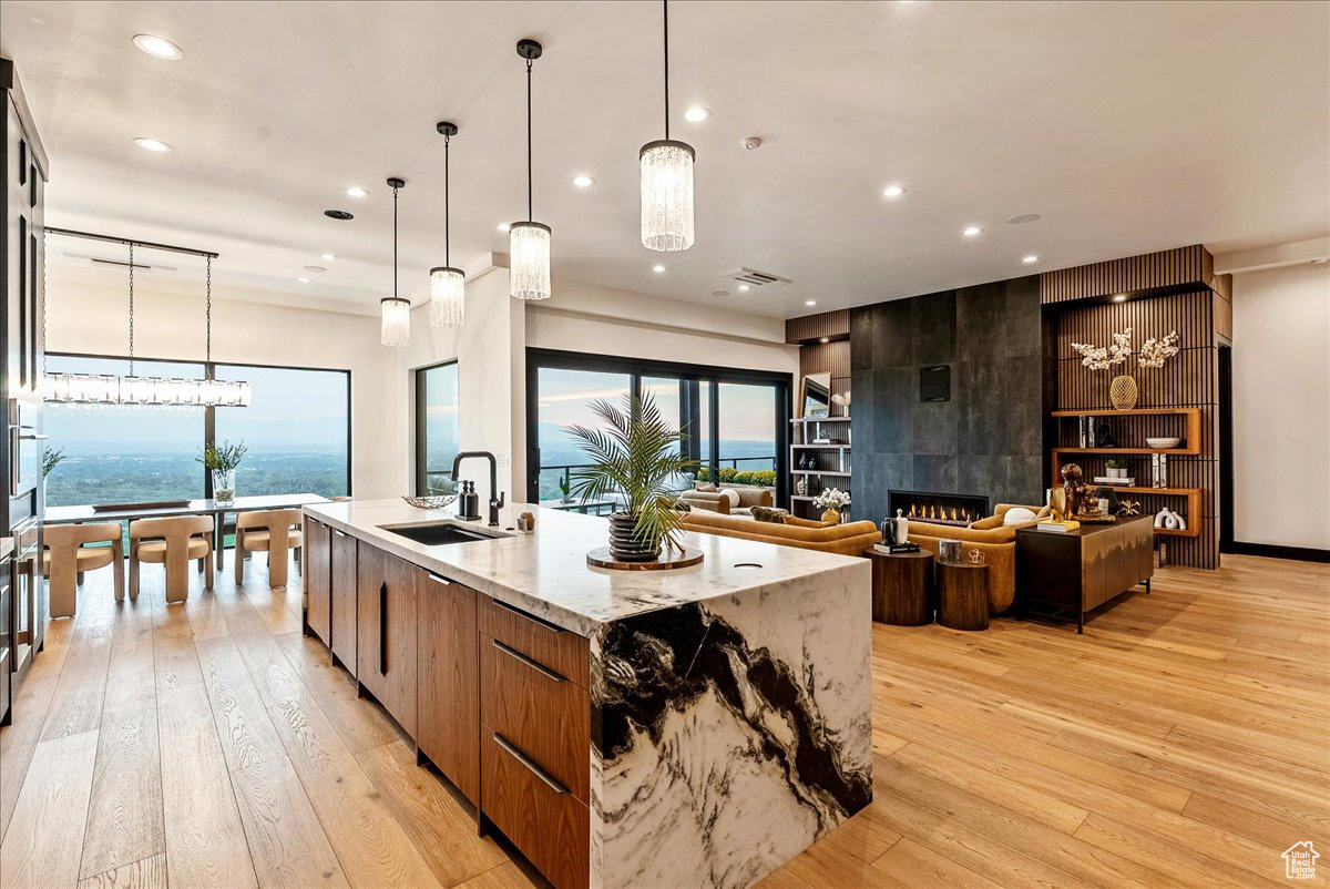 HEUGHS CANYON - Residential