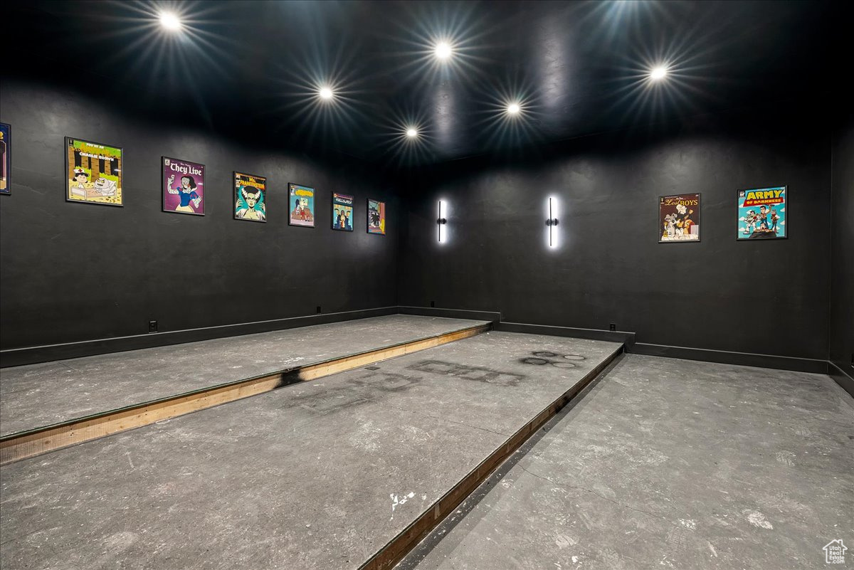 HEUGHS CANYON - Residential