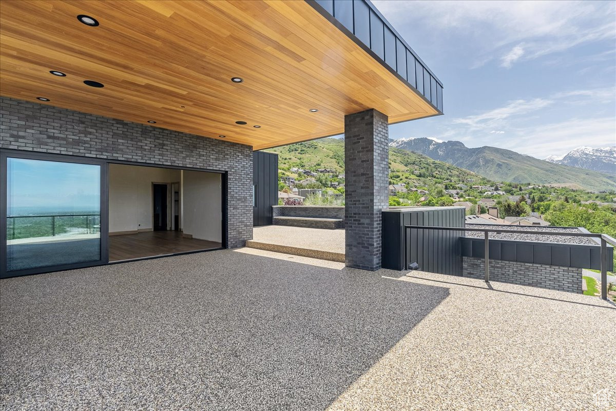 HEUGHS CANYON - Residential