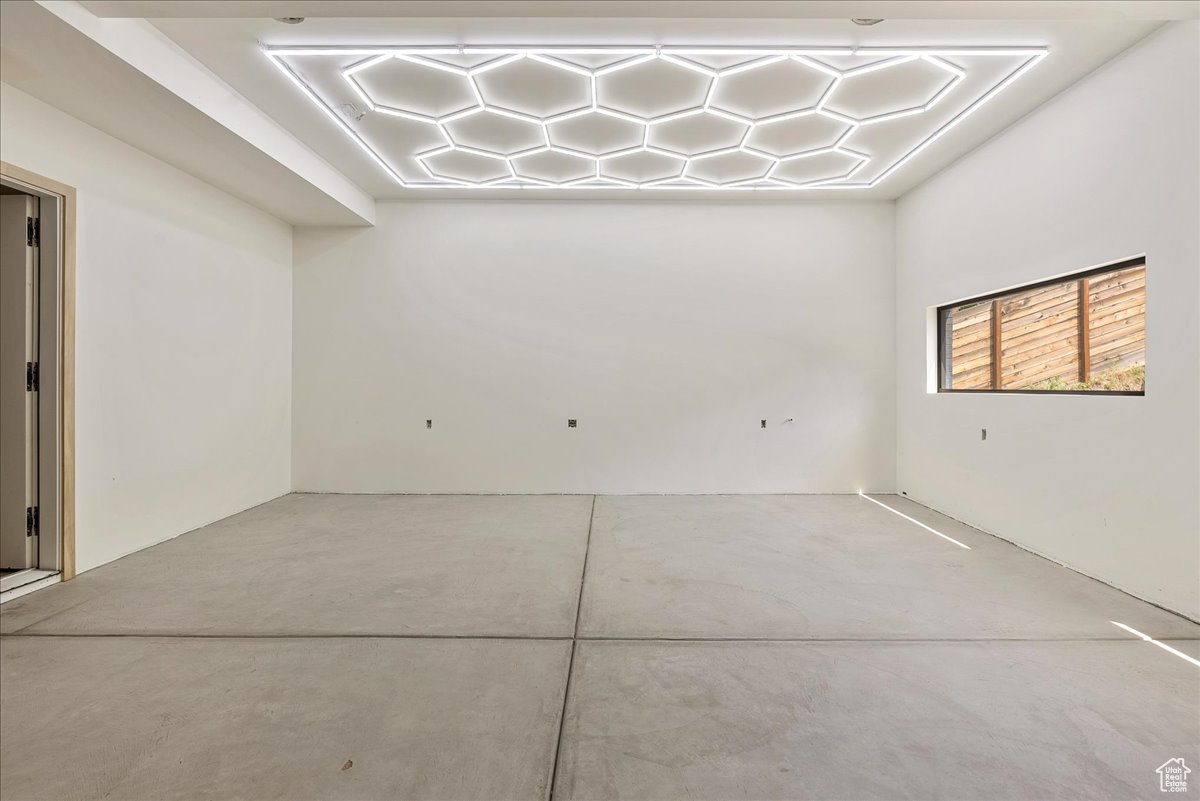 HEUGHS CANYON - Residential