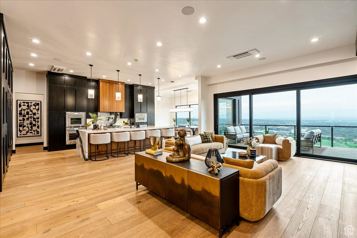 HEUGHS CANYON - Residential