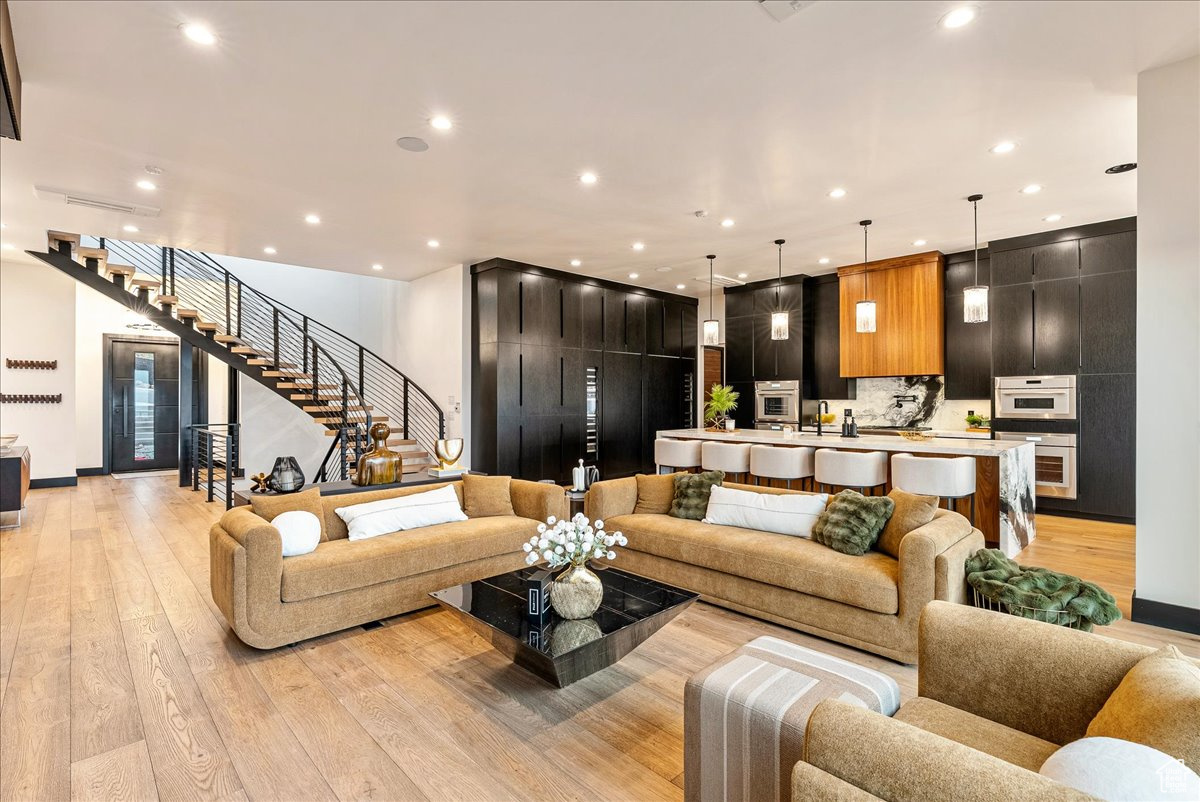 HEUGHS CANYON - Residential