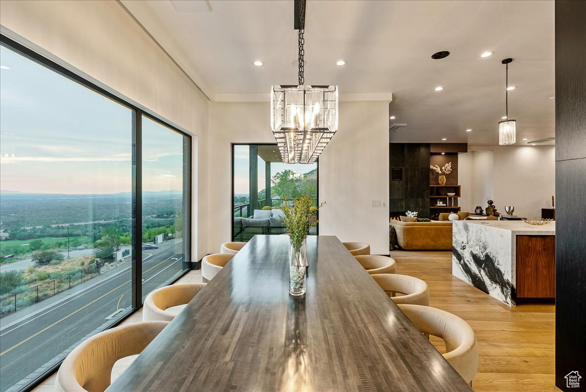 HEUGHS CANYON - Residential