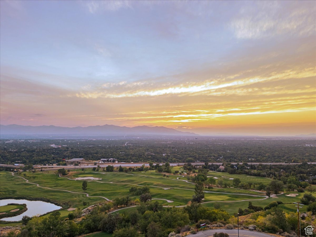 HEUGHS CANYON - Residential