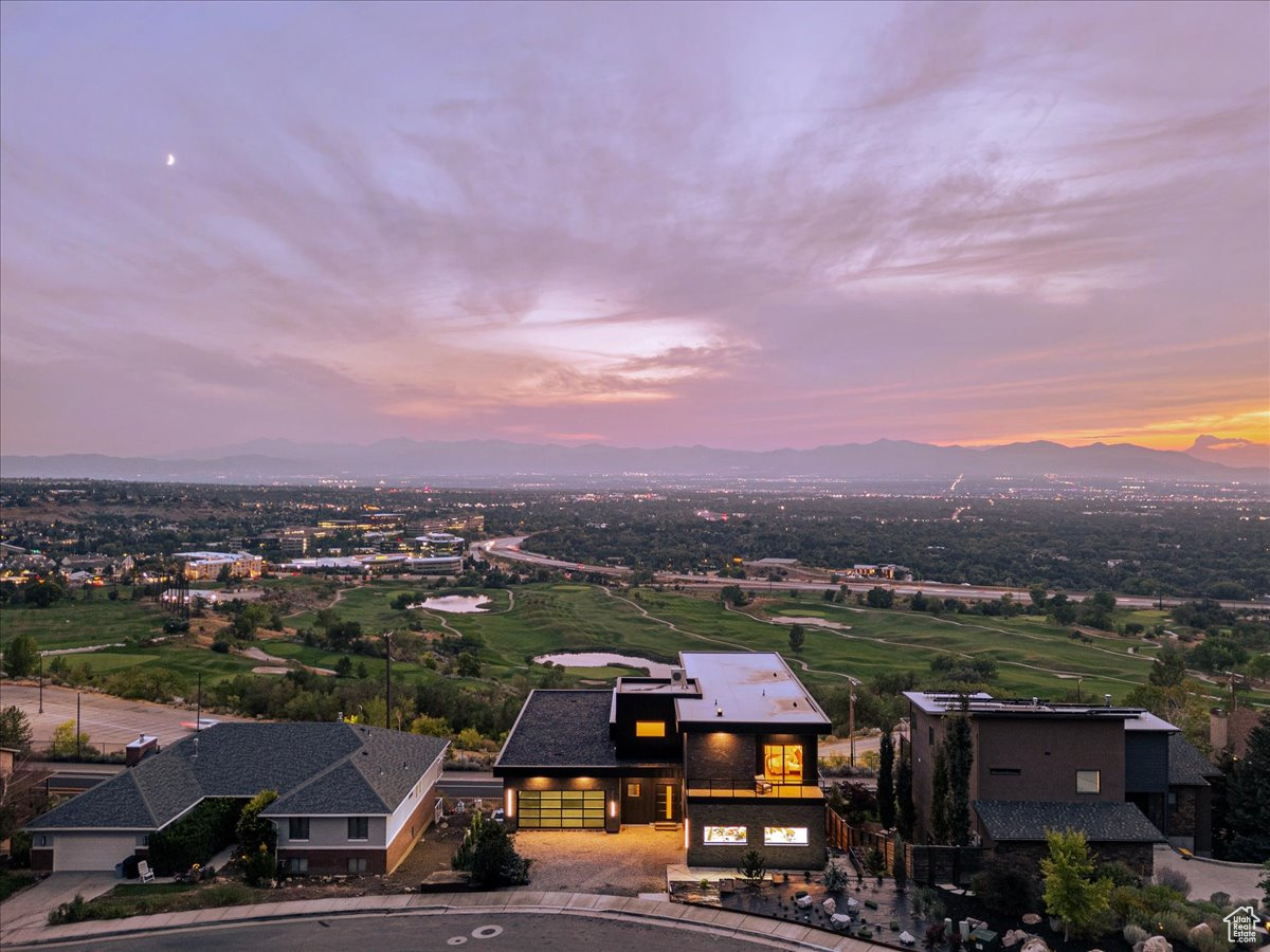 HEUGHS CANYON - Residential