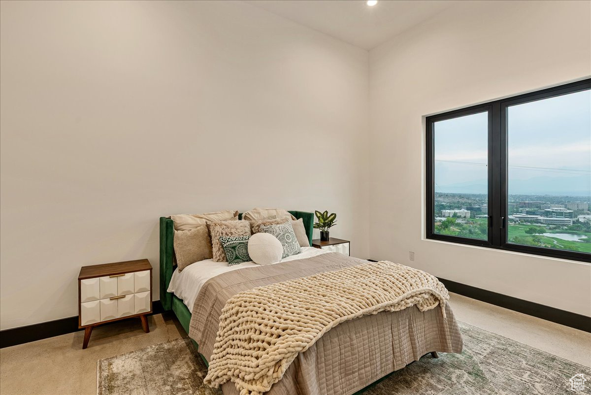 HEUGHS CANYON - Residential