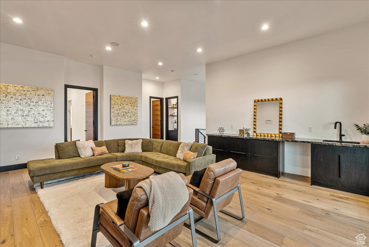 HEUGHS CANYON - Residential