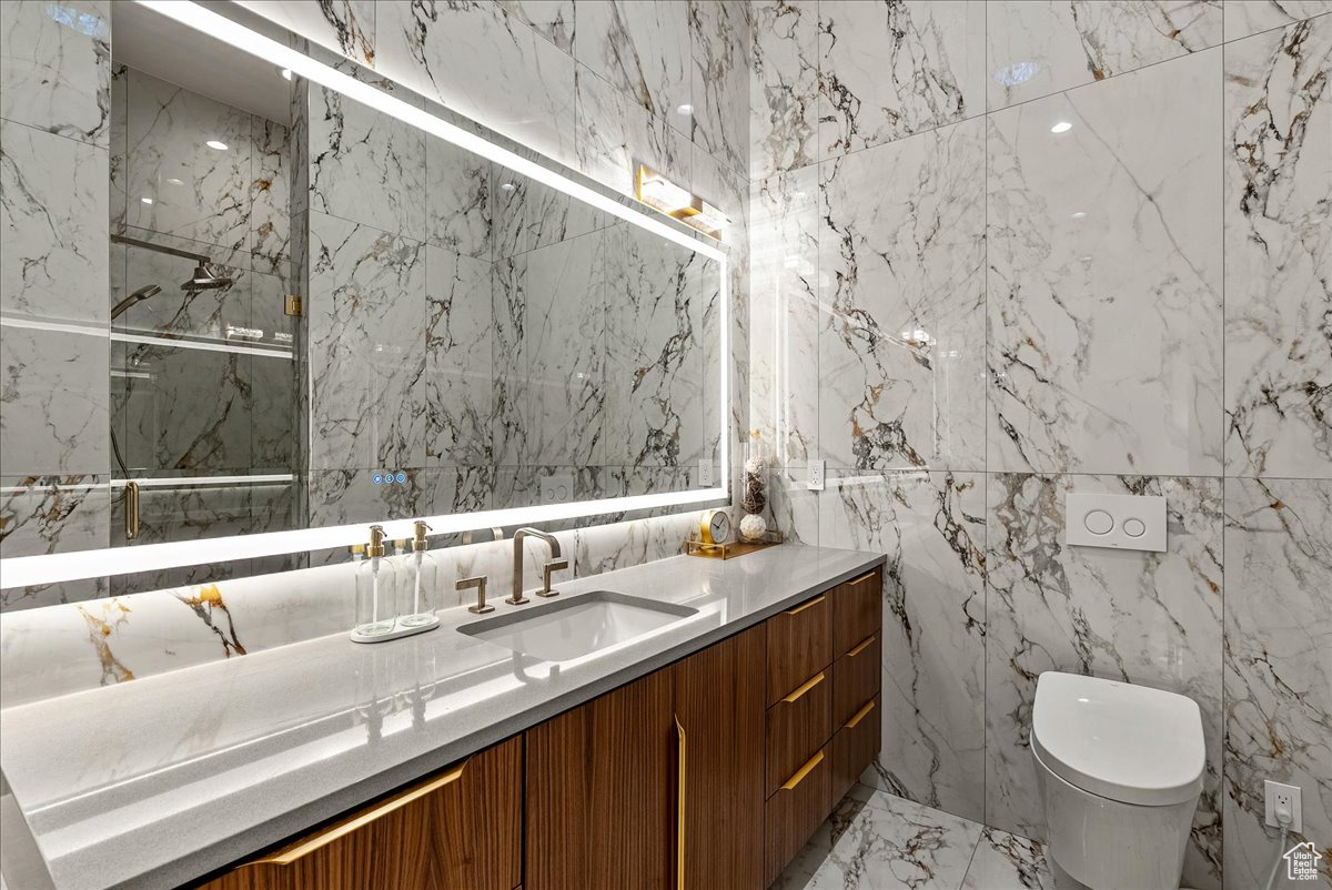 HEUGHS CANYON - Residential