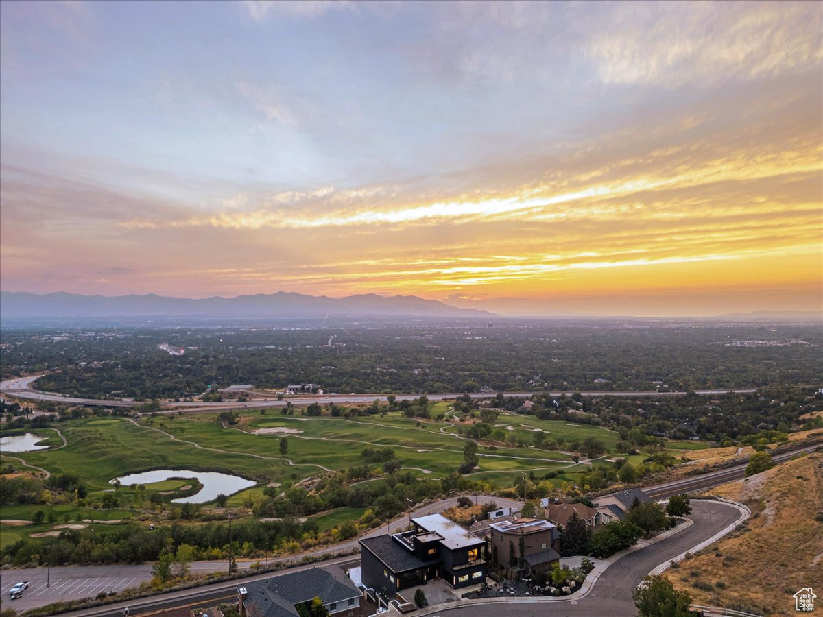 HEUGHS CANYON - Residential