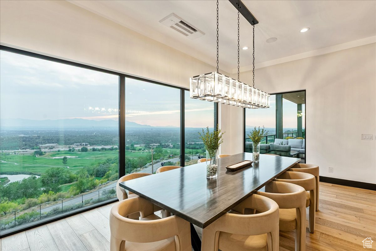 HEUGHS CANYON - Residential