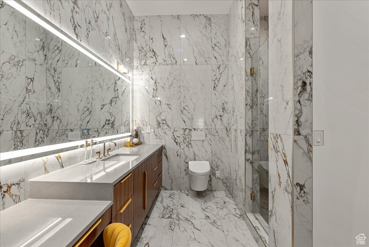 HEUGHS CANYON - Residential