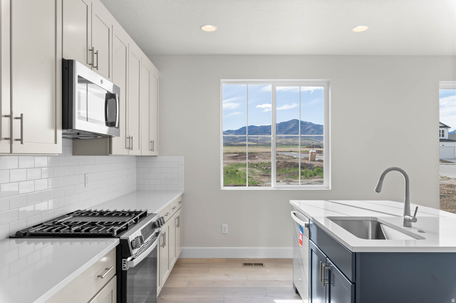 DRY CREEK COLLECTION 234 - Residential