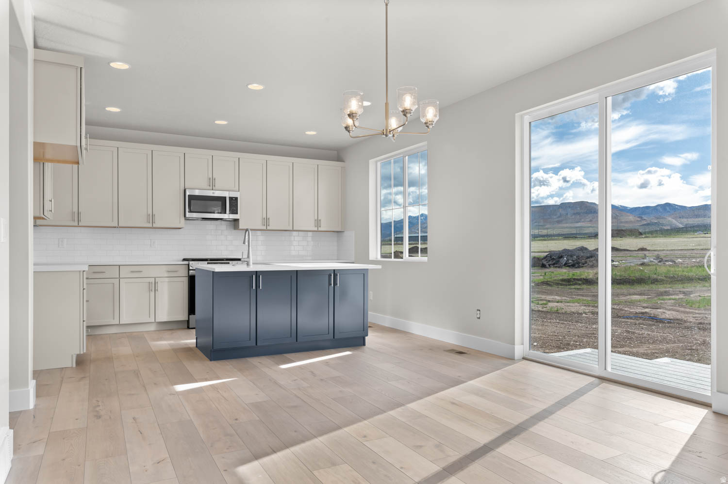 DRY CREEK COLLECTION 234 - Residential