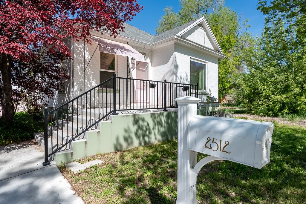 Photo of 2512 S PARK ST, Salt Lake City, UT 84106 (MLS # 2156380)