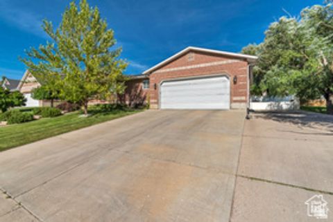 Tiny photo for 1318 N 550 E, Nephi, UT 84648 (MLS # 2127281)