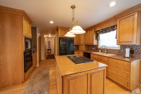 Tiny photo for 1416 W VALLEY VIEW DR, Wellington, UT 84542 (MLS # 2092050)